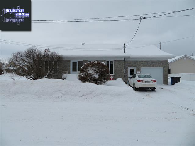 Property 640 Av. Antonin main img
