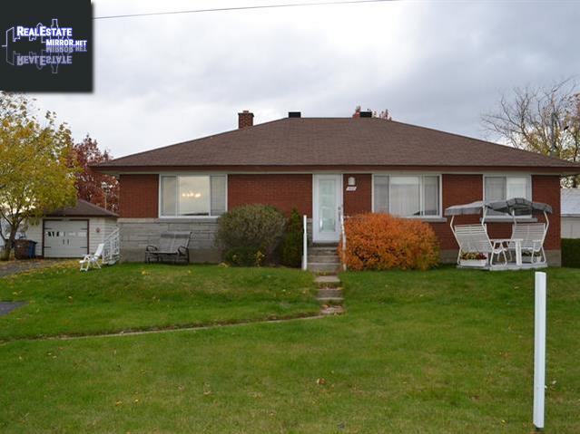 Property 1407 Rue Notre-Dame main img