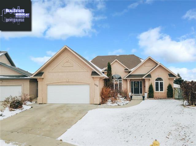 Property 1026 Carr Cres main img