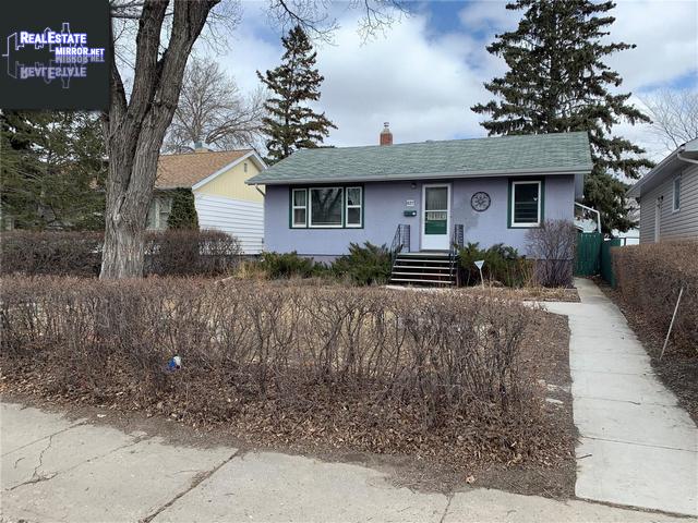 Property 827 Mctavish St main img