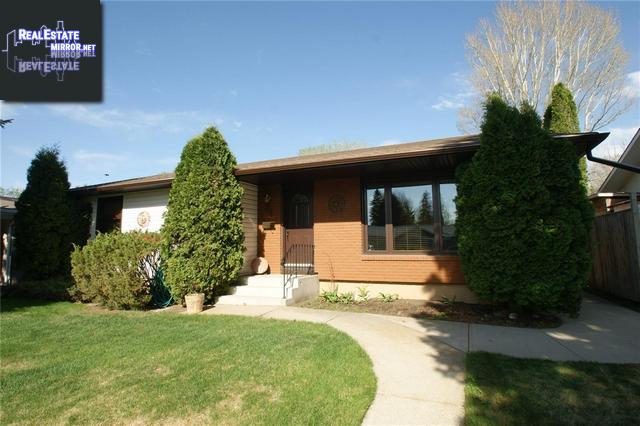 Property 31 Riel Cres main img