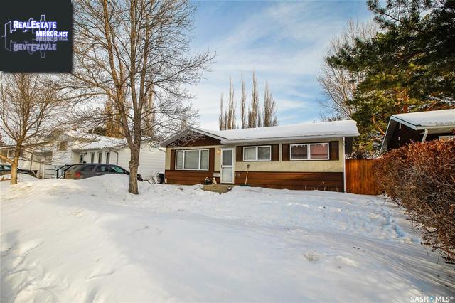 Property 110 Cooper Cres main img