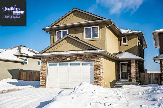 Property 322 Sutter Cres main img