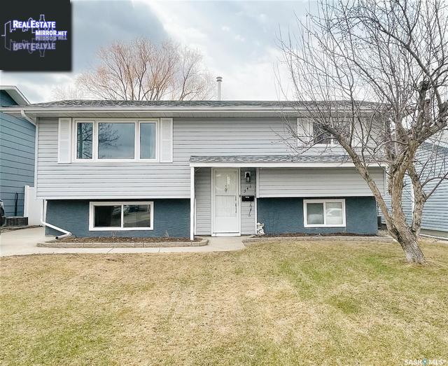 Property 346 Brock Cres main img