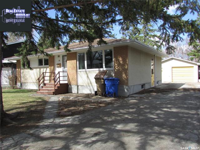 Property 11 Elmwood Pl main img