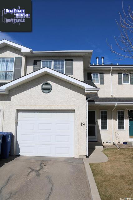 Property 19 425 Bayfield Cres main img
