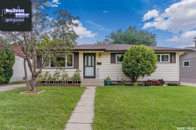 Property 25 Leyden Cres main img