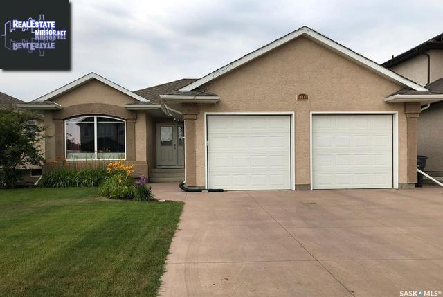 Property 818 Denham Cres main img