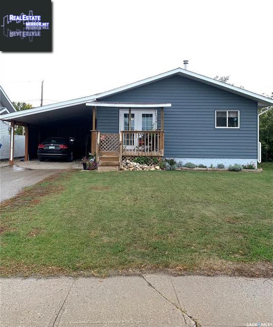 Property 109 5th Ave E main img