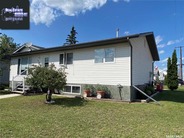 Property 319 5th Avenue E main img