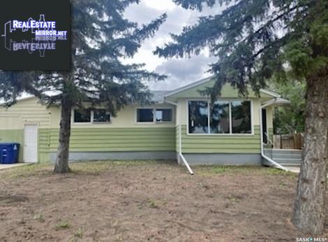 Property 310 5th Street W main img