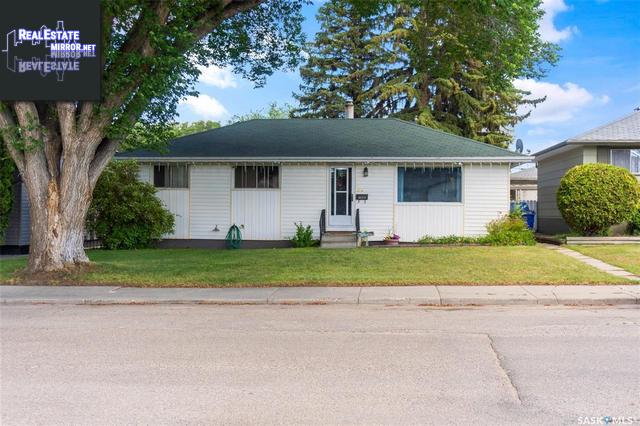 Property 214 Montreal Avenue S main img
