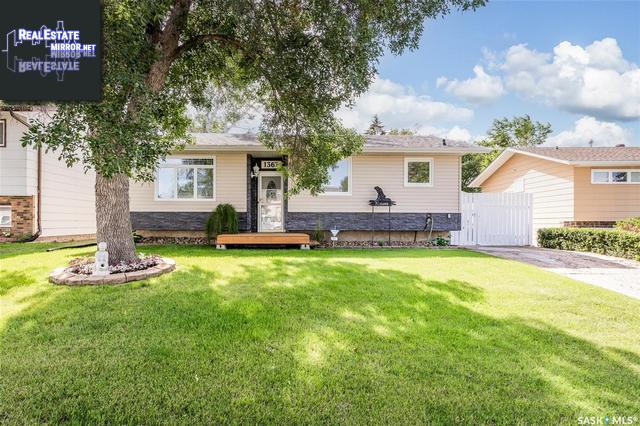 Property 1367 Manitou Crescent main img