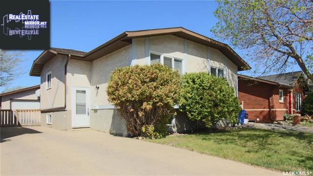 Property 1202 Blackwood Street N img1