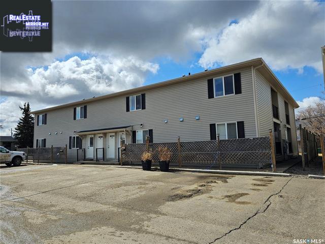 Property 112 825 Gladstone Street E main img