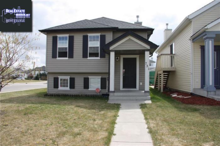 Property 751 Copperfield Bv Se main img