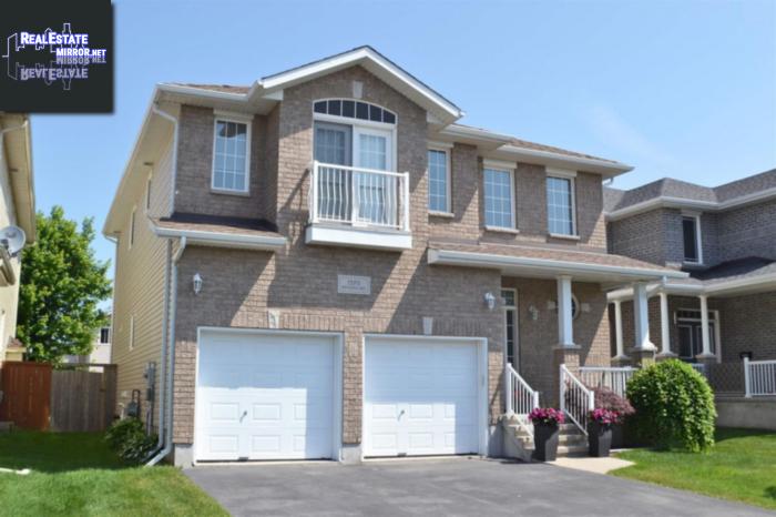 Property 1570 Providence Cres main img
