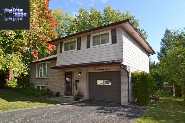 Property 277 Smith Cres main img