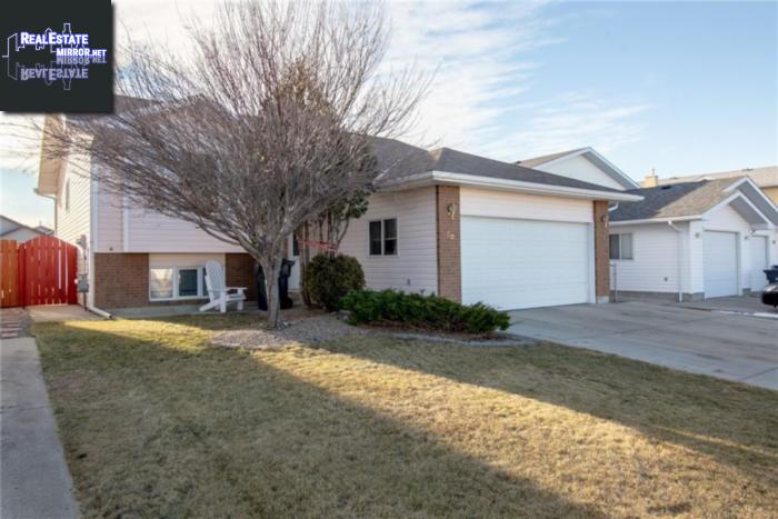 Property 70 Mt Rundle Road W main img