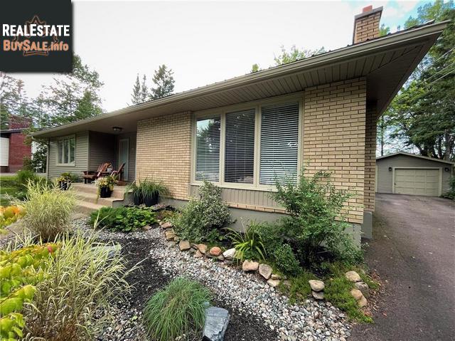 Property 15 Woodhaven Crt img1