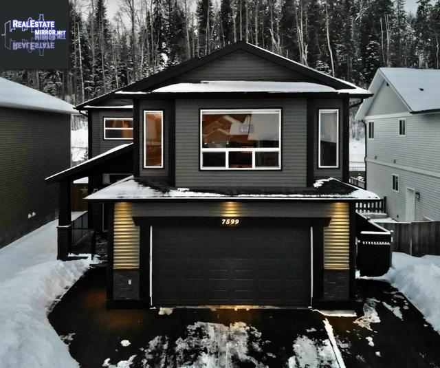 Property 7599 Stillwater Crescent main img