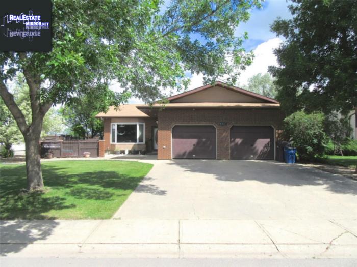 Property 852 Brimacombe Dr main img