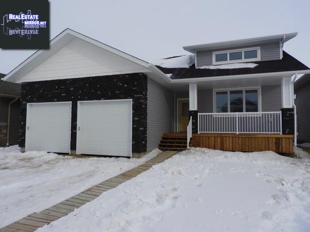Property 213 Cowan Cres main img