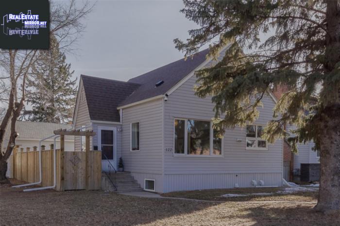 Property 122 5th St E main img