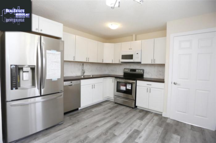 Property 3573 Diefenbaker Dr main img