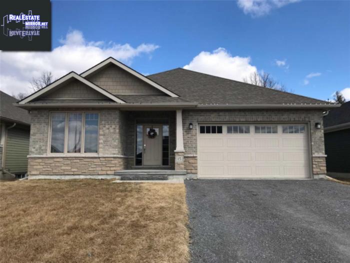 Property 15 Mercedes Dr main img