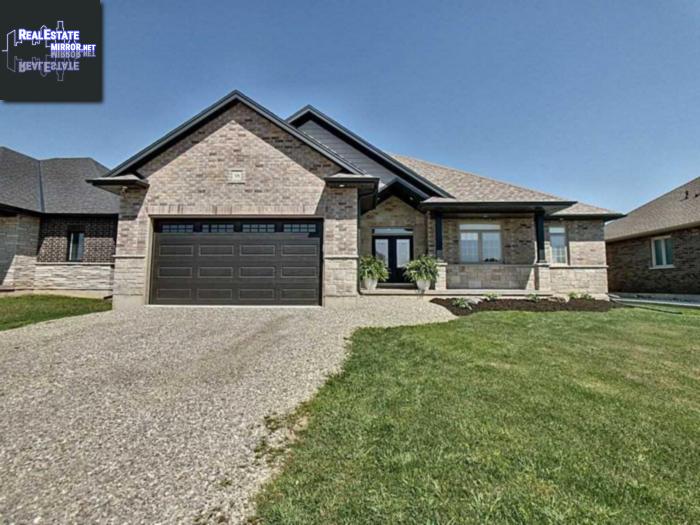 Property 38 Bluenose Dr main img
