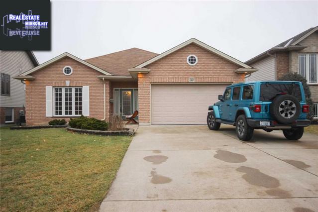 Property 32 Green Pointe Dr main img
