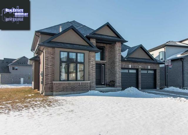 Property 703 Zaifman Circ main img