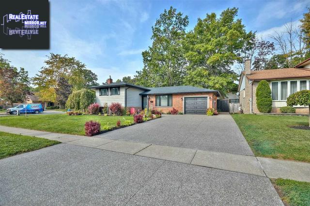 Property 2675 Woodfield Ave main img