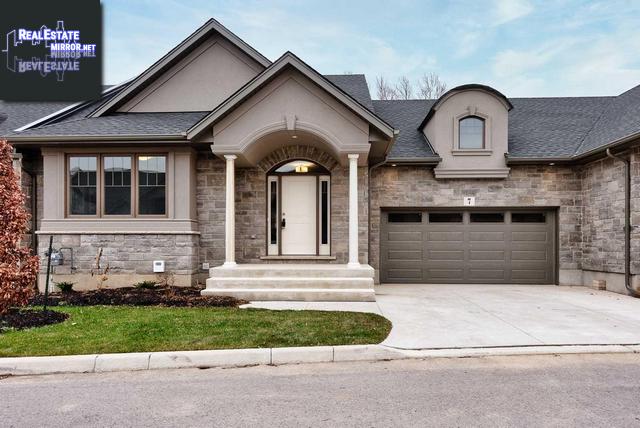 Property #2-3757 St.Peter Ave main img